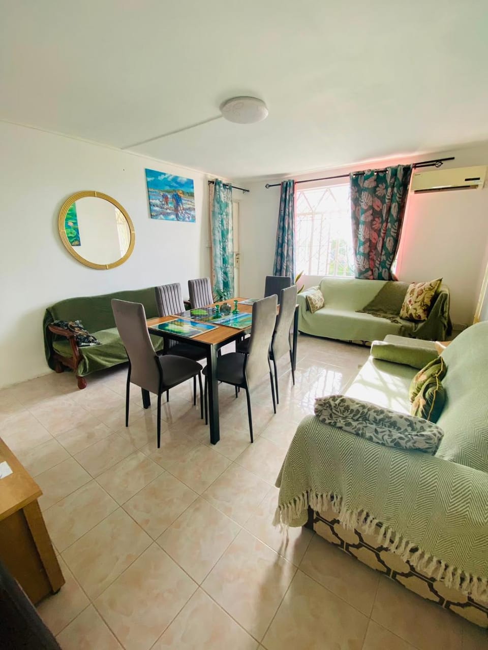 Living room, Seating area