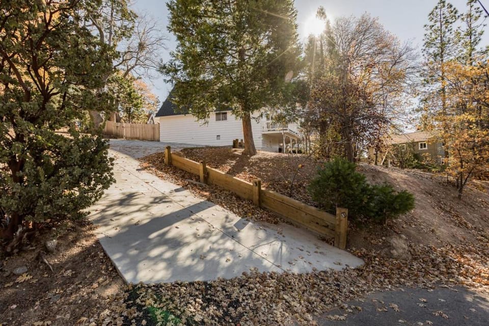 The Crown A-Frame Gated Central AC Lake Access House in Lake Arrowhead