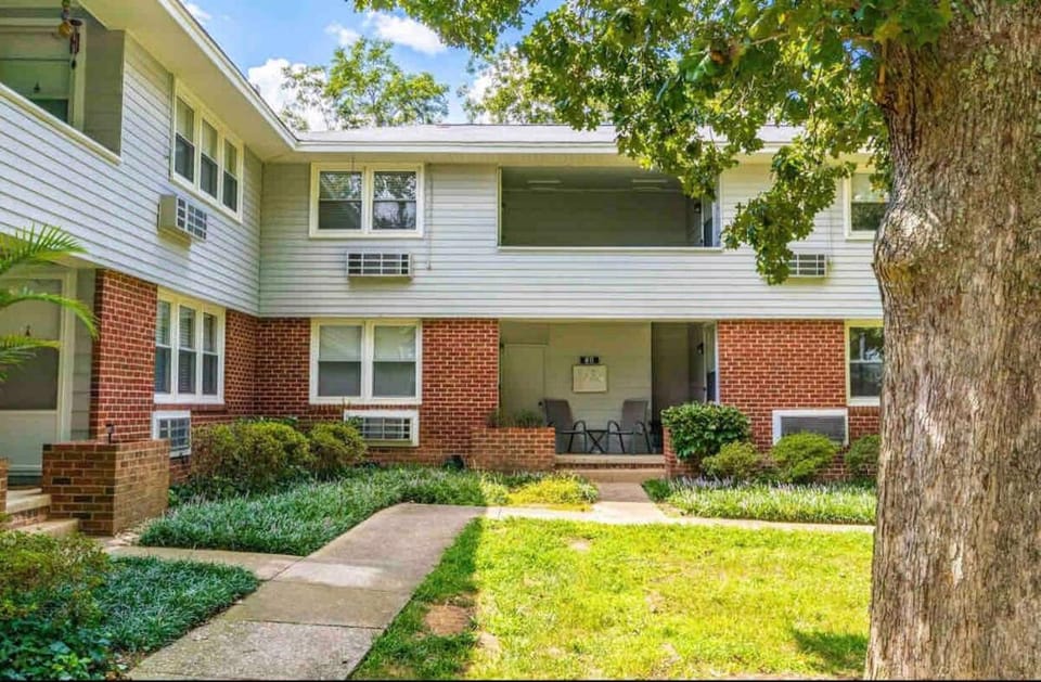Cameron Village Modern Stylish Condo Apartment in Raleigh