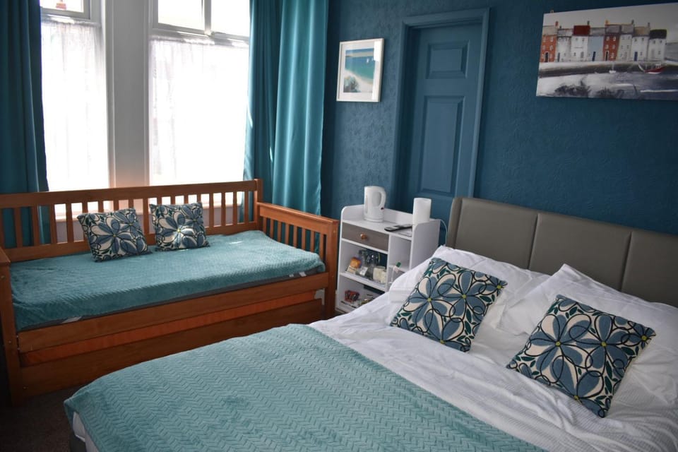 The Phoenix Guest House Bed and Breakfast in Scarborough