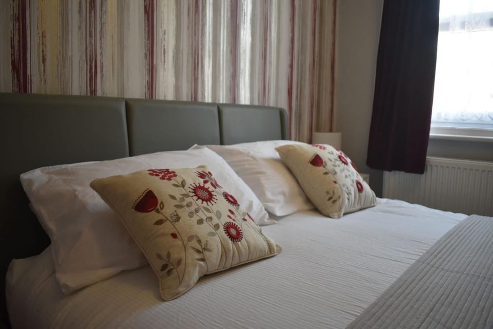The Phoenix Guest House Bed and Breakfast in Scarborough