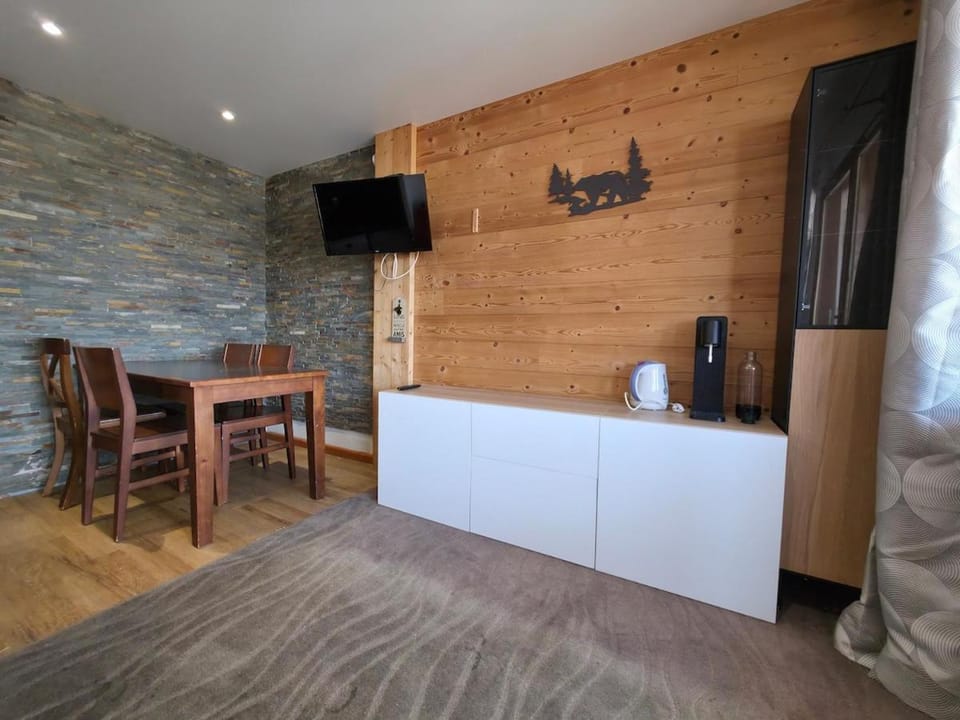 Studio central avec superbe vue sur les montagnes Apartment in Huez
