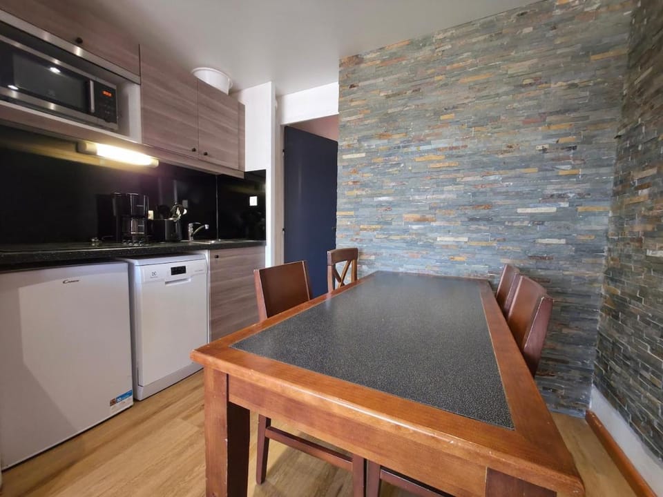 Studio central avec superbe vue sur les montagnes Apartment in Huez
