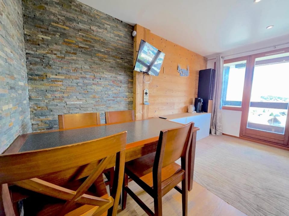 Studio central avec superbe vue sur les montagnes Apartment in Huez