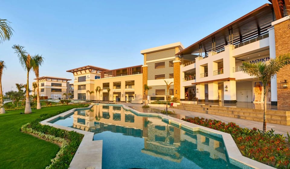 Property building, Balcony/Terrace, Entertainment