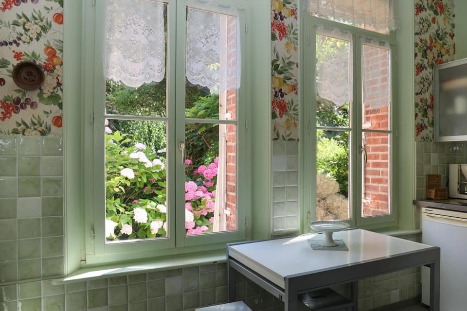 Kitchen or kitchenette, Kitchen or kitchenette