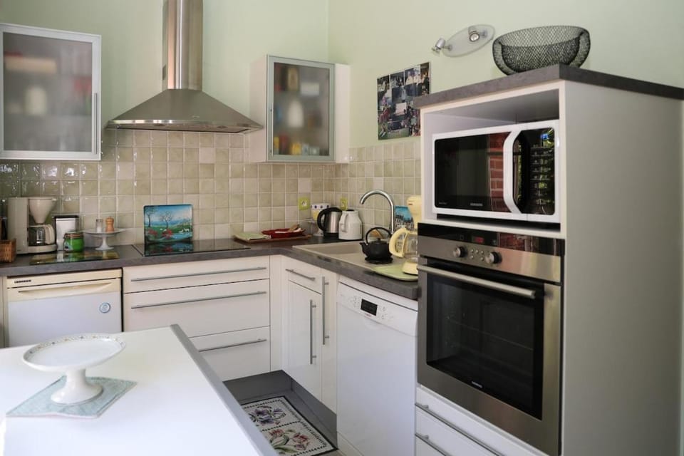 Kitchen or kitchenette, Kitchen or kitchenette