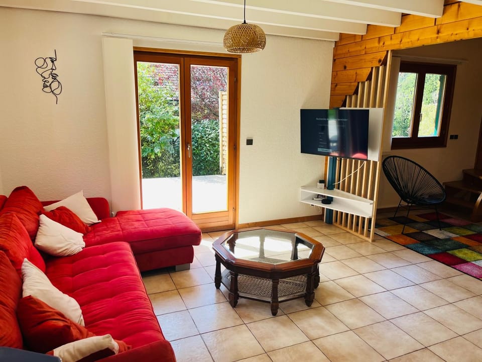 TV and multimedia, Living room, Seating area