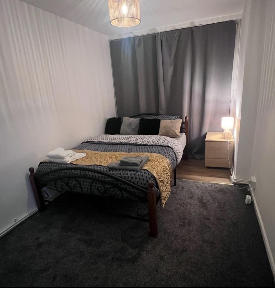 Bright & Cosy Flat in Bermondsey by Southwark park Apartment in London Borough of Southwark