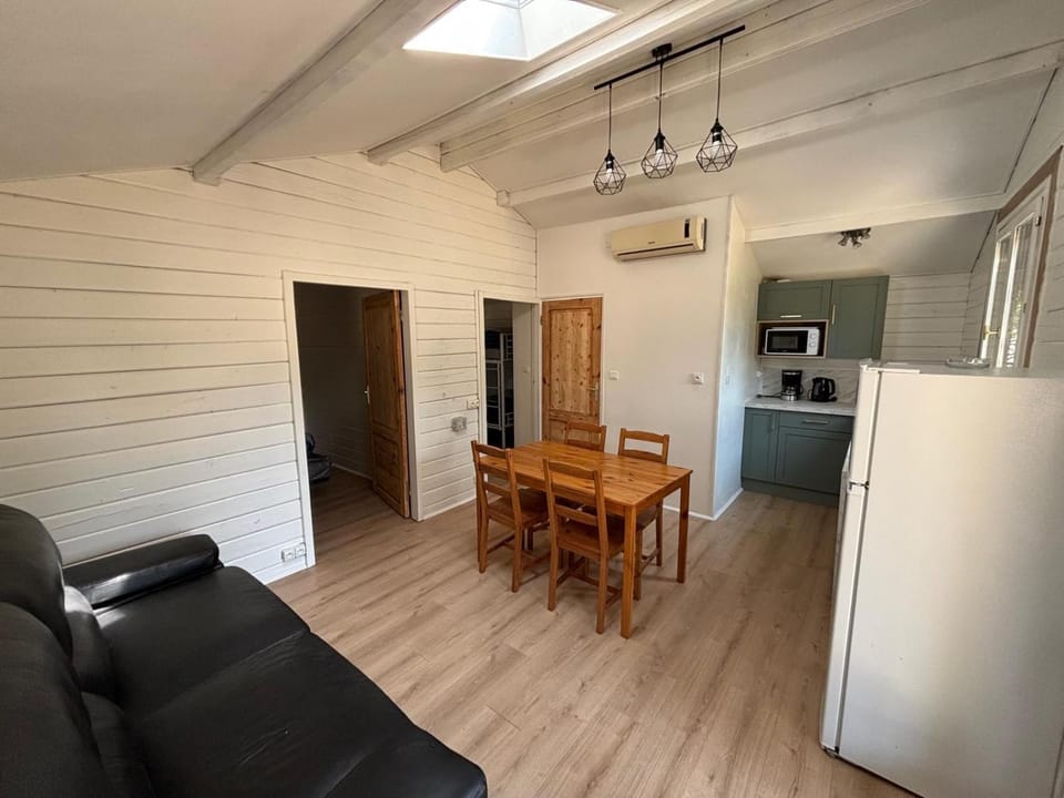 Camping le Cabri Campground/ 
RV Resort in Nouvelle-Aquitaine