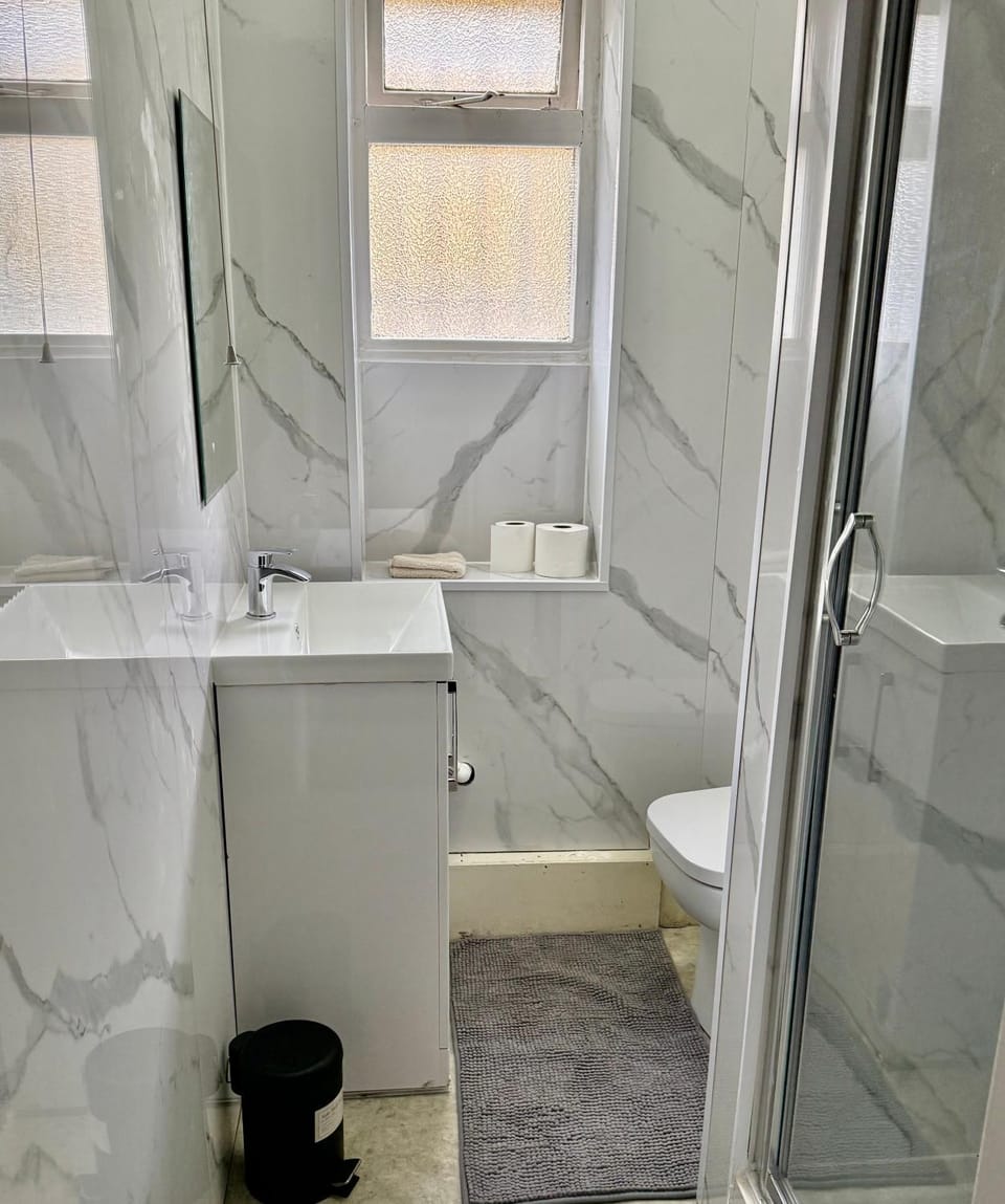 Deluxe Centre Private Apartment - Self Check In - Cctv - Free Parking Apartment in Huddersfield