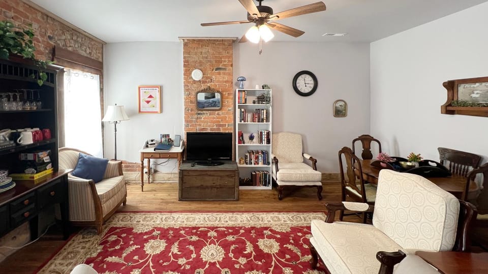 Library, TV and multimedia, Living room, Seating area