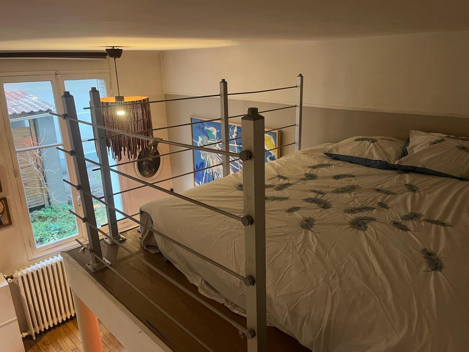 Cosy Canal St Martin Apartment in Paris