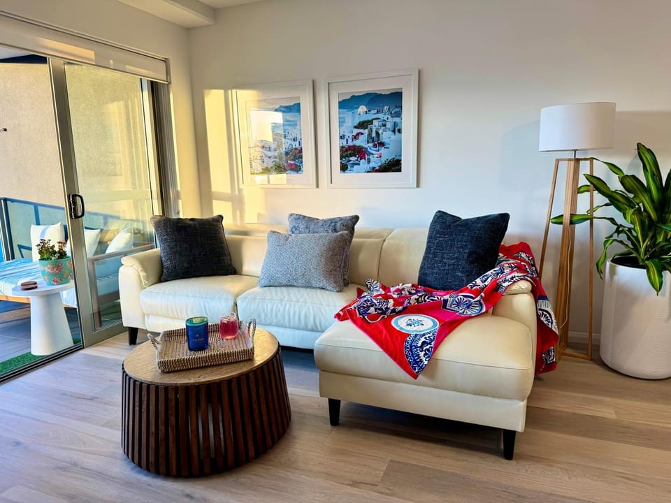 Harbourfront Views at Allure 2 Bedroom Apartment Apartment in Townsville