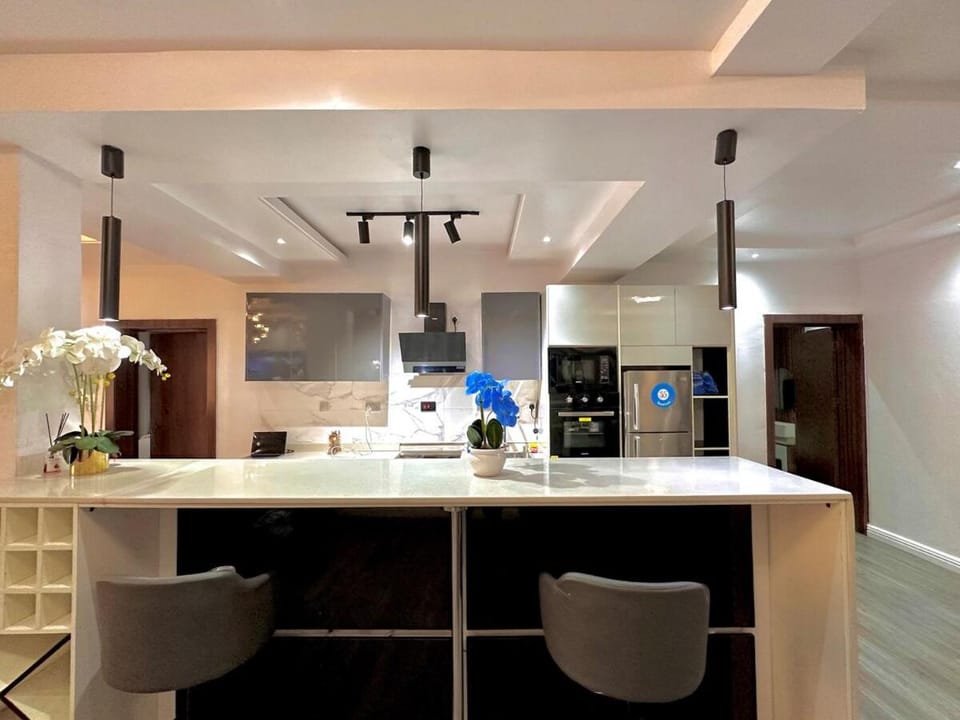 Kitchen or kitchenette, Lounge or bar, Dining area