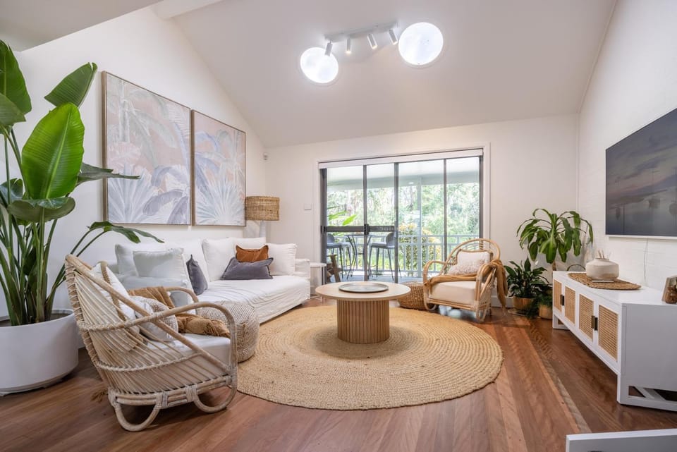 Elysian Escape - 4 Pools, Lakeside, Rafferty's Resort Villa in Lake Macquarie