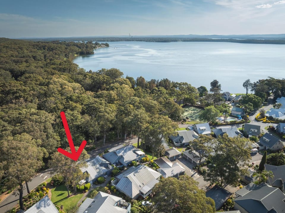 Elysian Escape - 4 Pools, Lakeside, Rafferty's Resort Villa in Lake Macquarie