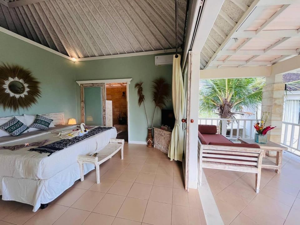 Patio, Bed, View (from property/room), Balcony/Terrace, Living room, Photo of the whole room, Seating area, Bedroom