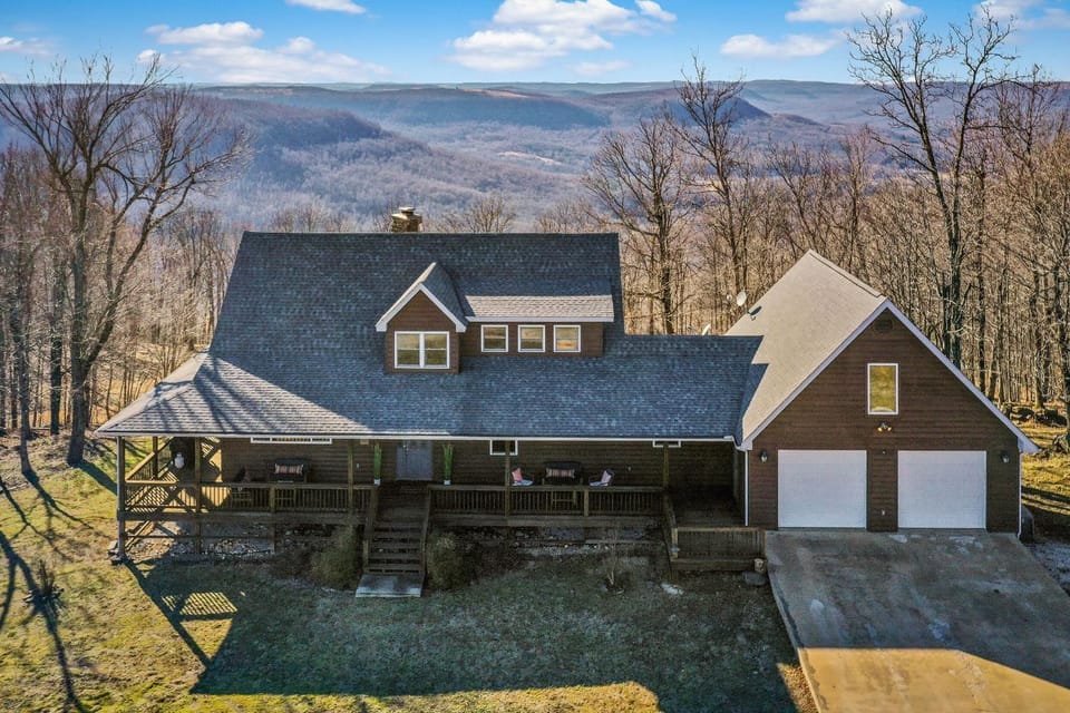 Ozark Retreat with Mountain Views Fire Pit & Deck House in Buffalo River