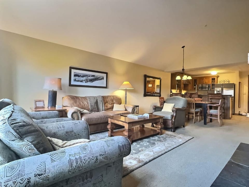TV and multimedia, Kitchen or kitchenette, Dining area