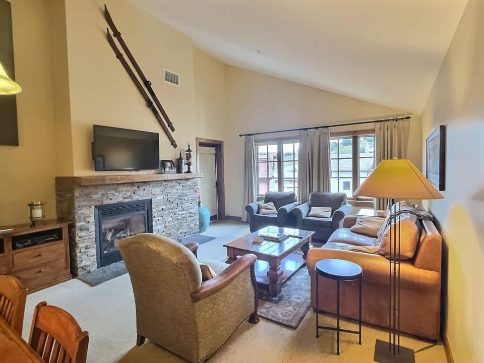 TV and multimedia, Living room, Seating area