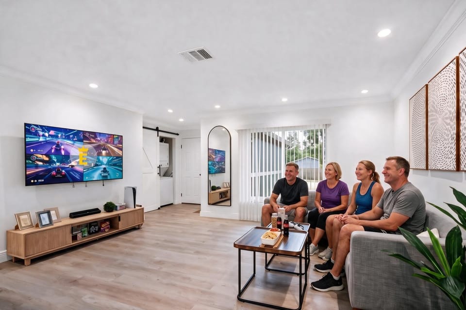 Home with Pickleball Court Private Gym Big Backyard House in Valrico