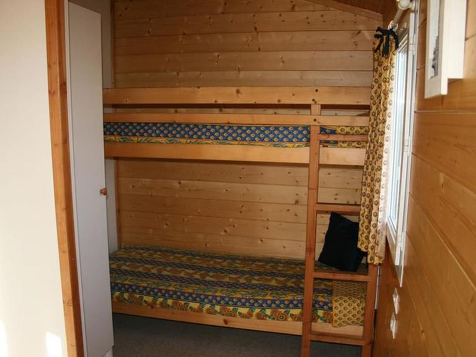 Chalet avec Terrasse pour 4 personnes à Ribes - API-1-52-643 Campground/ 
RV Resort in Auvergne-Rhône-Alpes