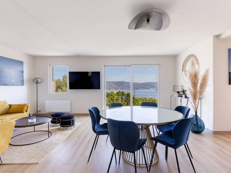 Villa Rénovée Cap Bénat - Piscine & Confort - FR-1-816-34 Villa in Bormes-les-Mimosas