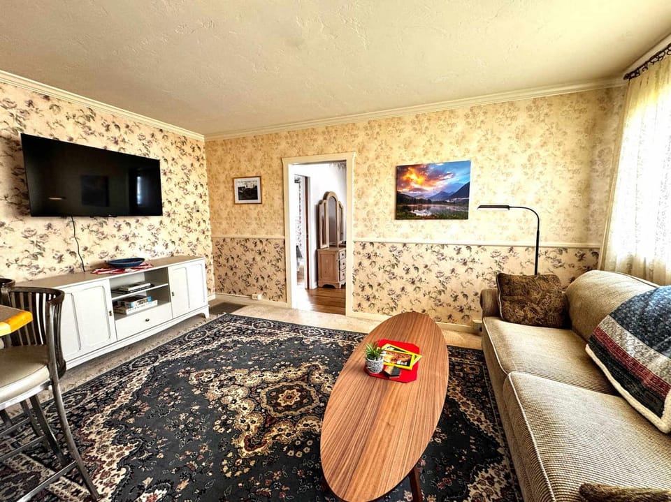 TV and multimedia, Living room, Seating area