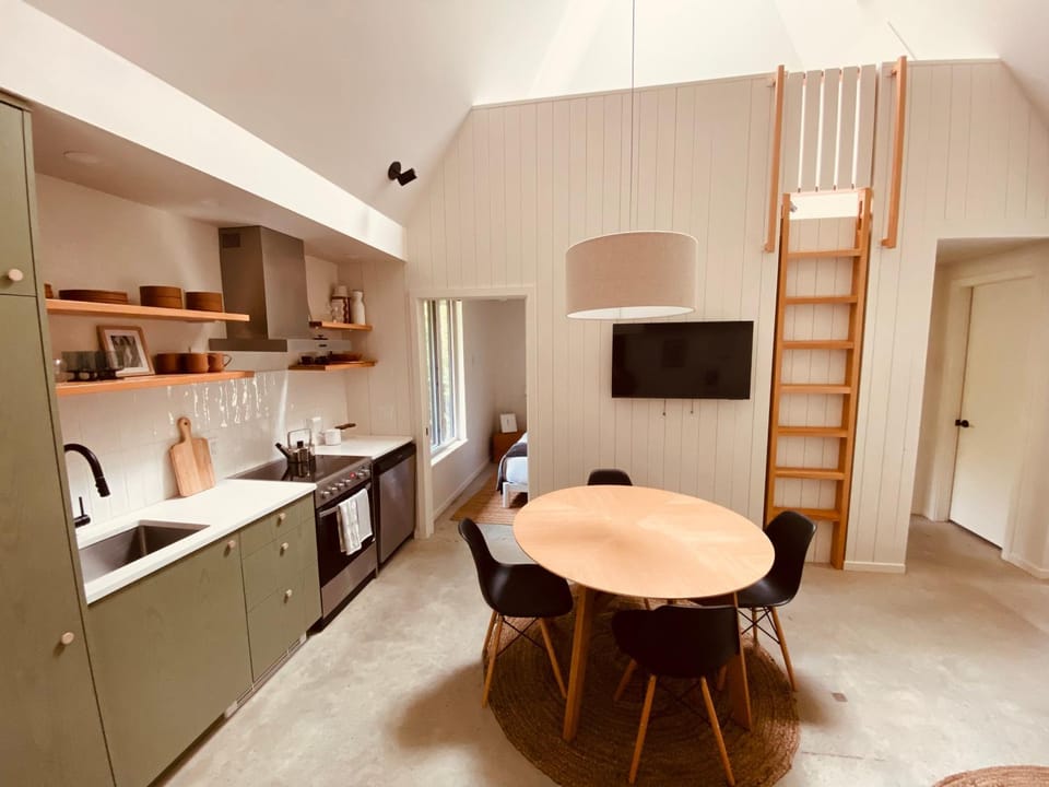 Fern's Edge House in Cowichan Valley