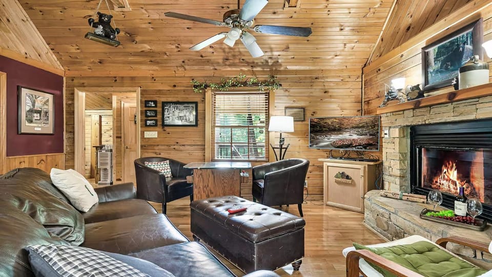 Moonshine Mountain Chalet in Sevierville