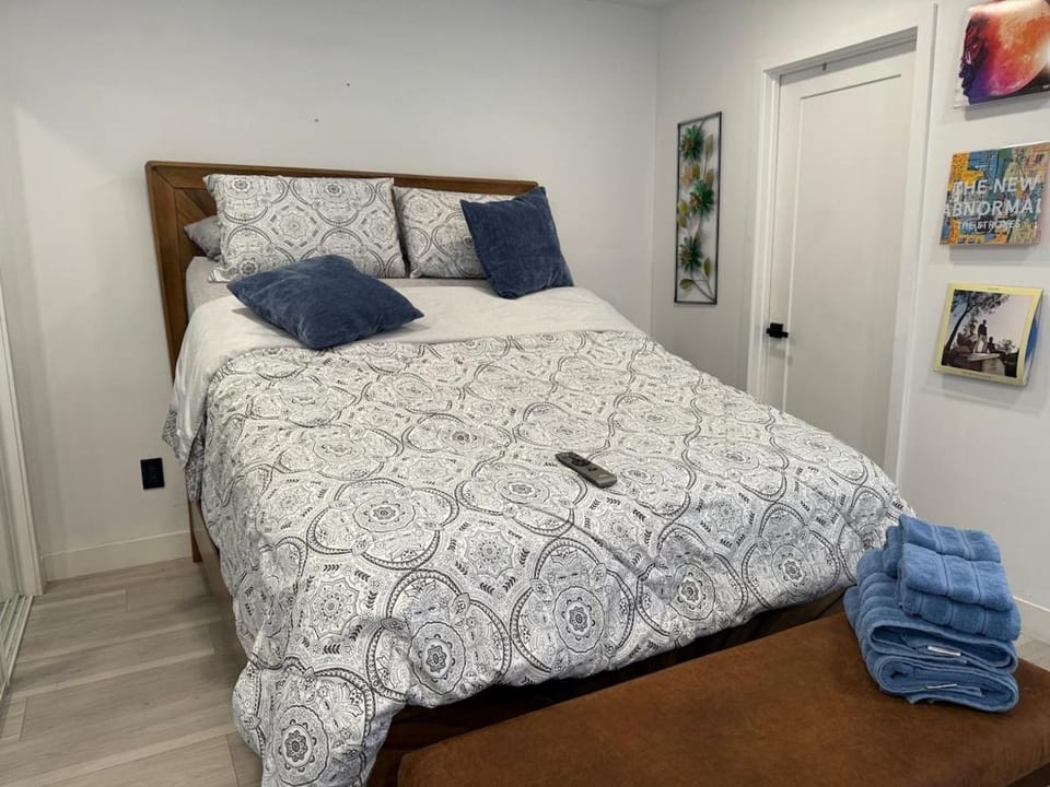 Cute Studio Culver City 6 Miles to SoFi Stadium House in Culver City