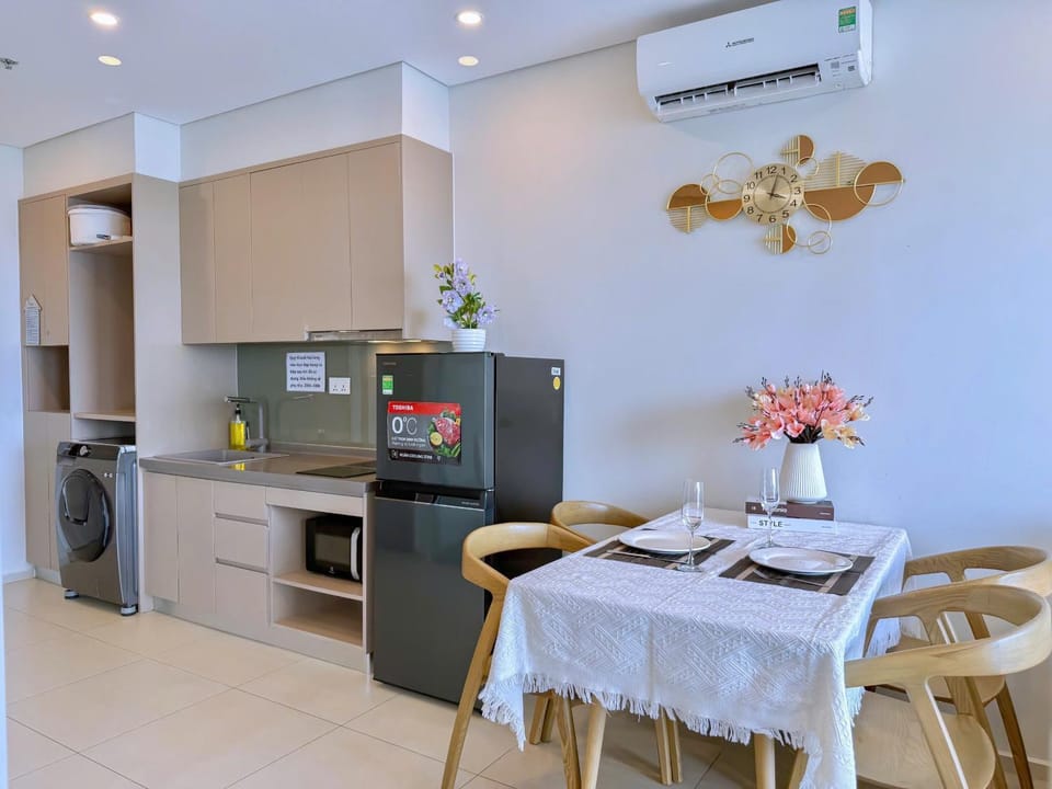 Coffee/tea facilities, Kitchen or kitchenette, Dining area, washing machine