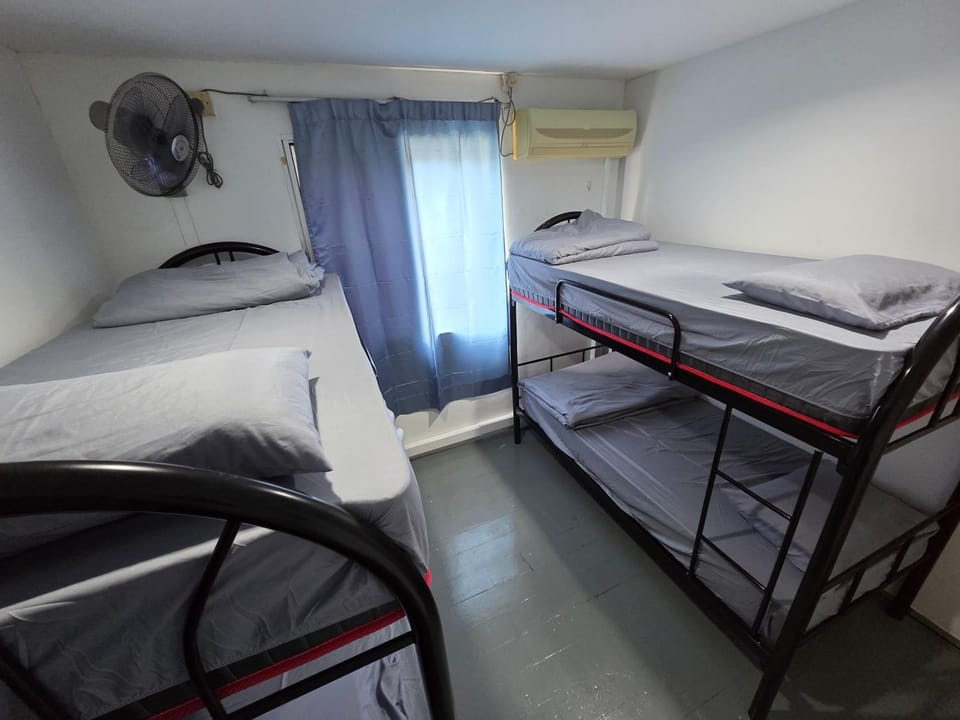 Bed, Photo of the whole room, Bedroom, bunk bed, air conditioner