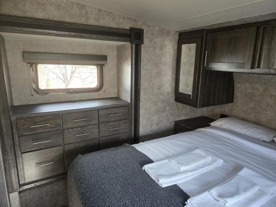 Prairie Junction Resort - Furnished RV Apartments Apartment in Alberta
