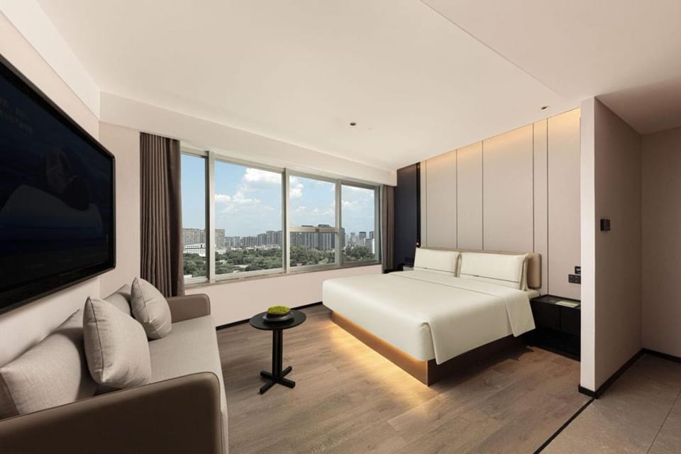 Atour Hotel Yiwu's Heart Xiuhu Park Hotel in Hangzhou
