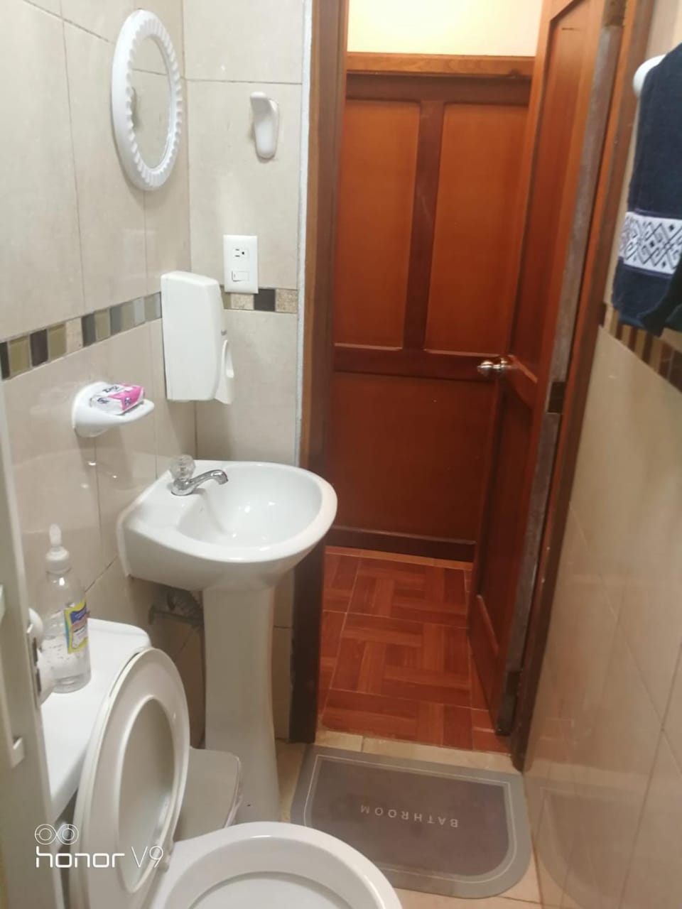 Toilet, Bathroom, towels