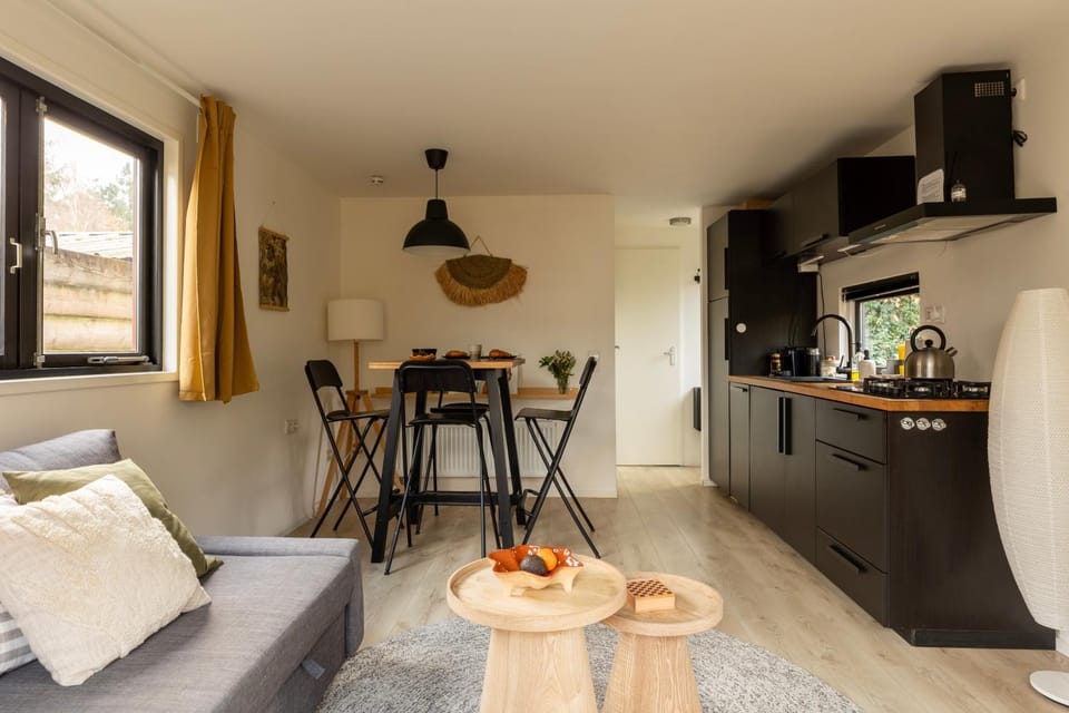 Coffee/tea facilities, Kitchen or kitchenette, Living room, Dining area, pet friendly