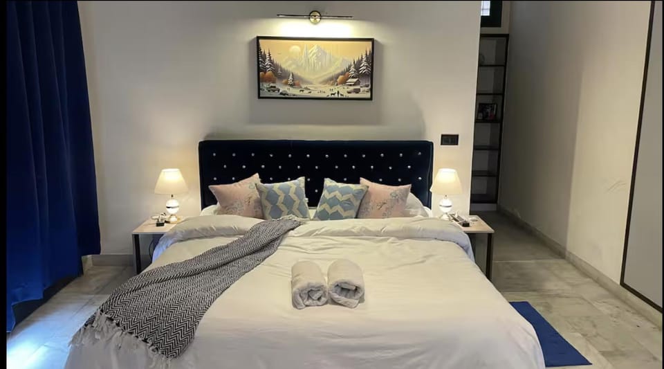 Taj Waves - A Luxurious Pool Villa Villa in Agra