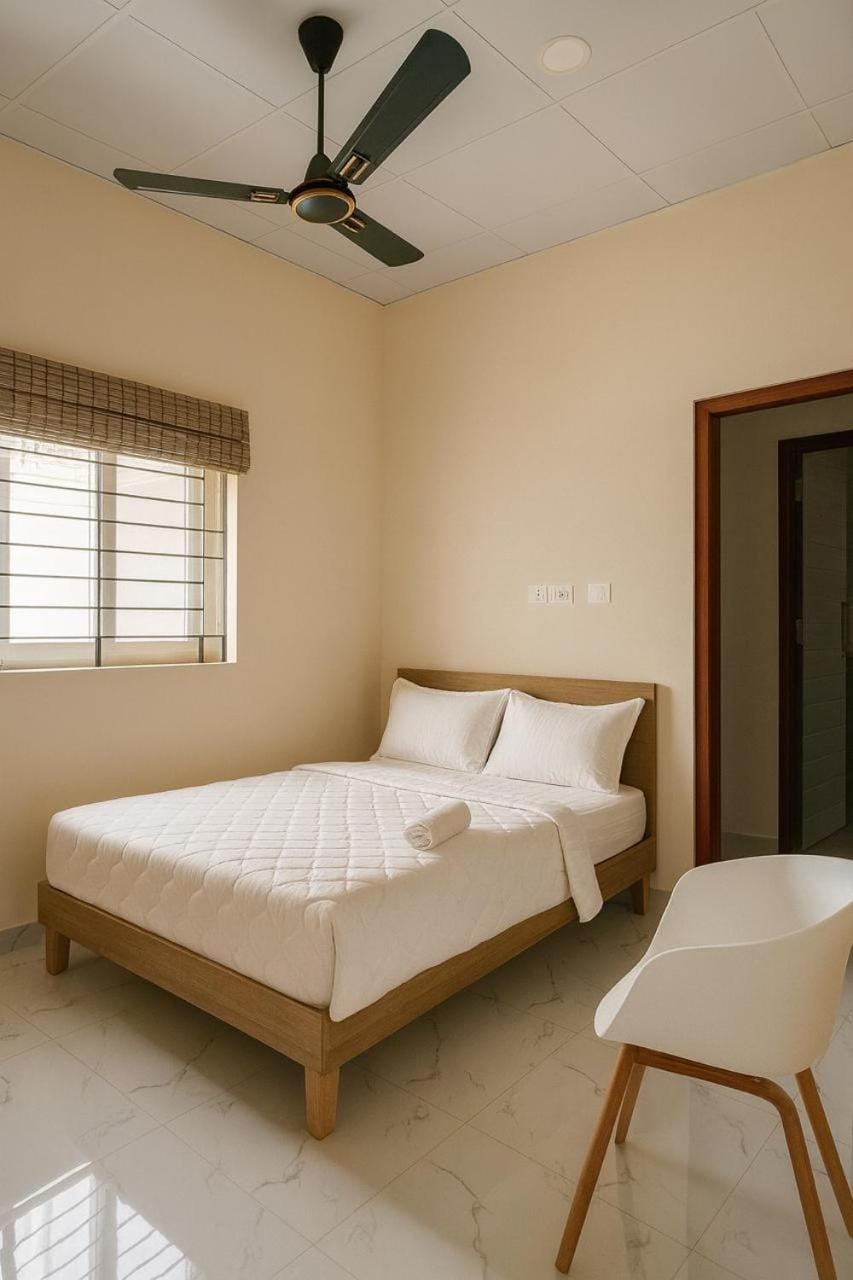Bed, Bedroom, towels, towels