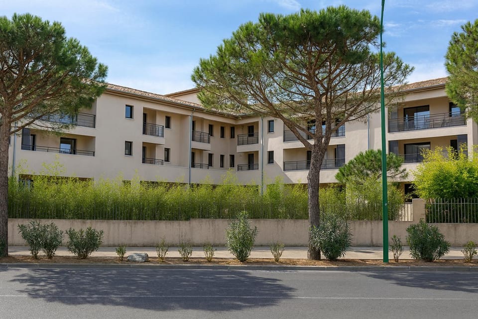 Appartement avec Terrasse et parking en centre ville d'Uzès Apartment in Uzes