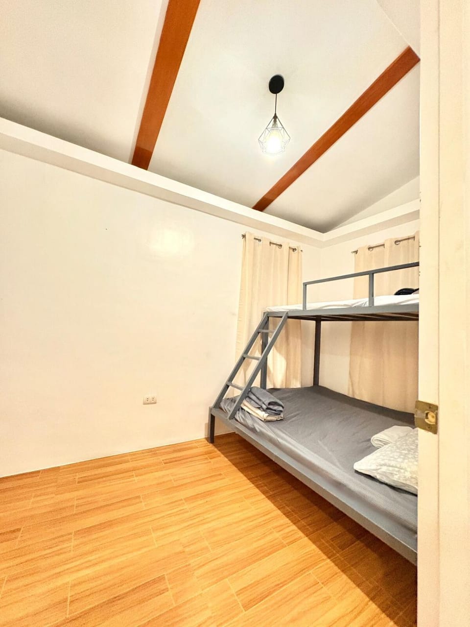 Aesthetic House - 3 minutes away from Airport House in Davao City