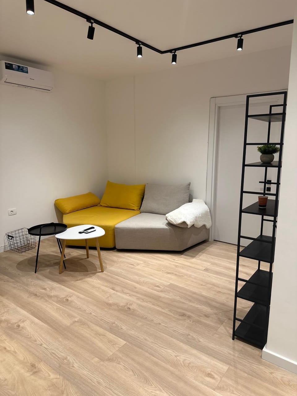 Living room, air conditioner