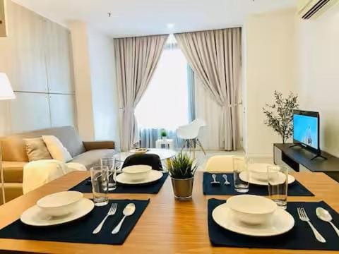 Max 5pax, Muji Style Apartment Arcoris Mont Kiara Apartment in Petaling Jaya