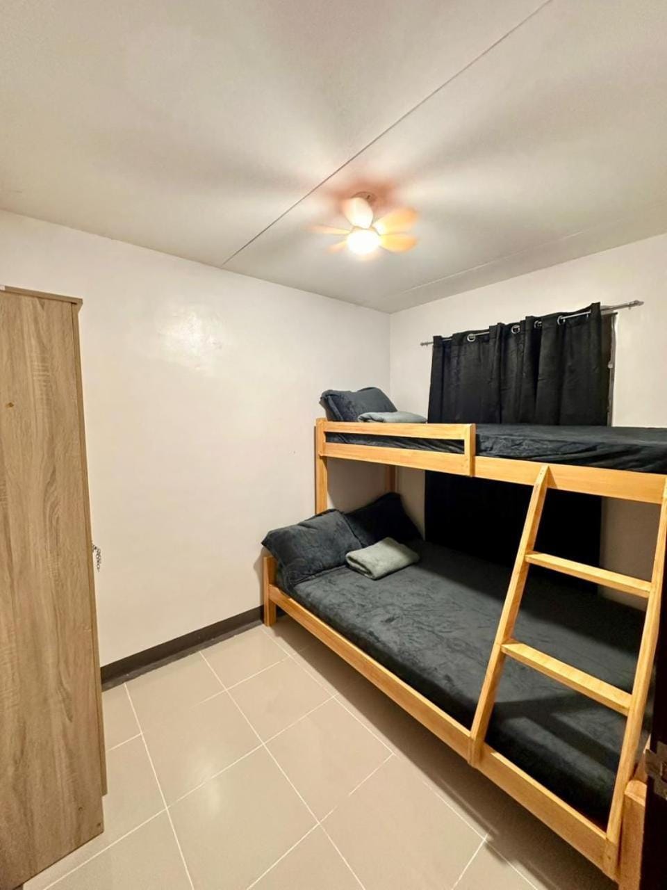 Bed, Photo of the whole room, Bedroom, bunk bed