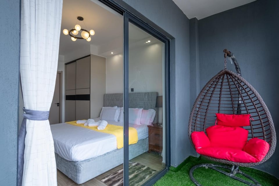 Bed, Seating area