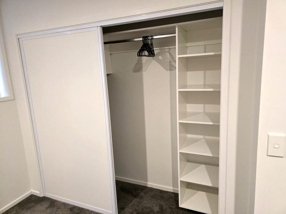 Modern 3-Level City Apartment Prime Cashel Street Apartment in Christchurch