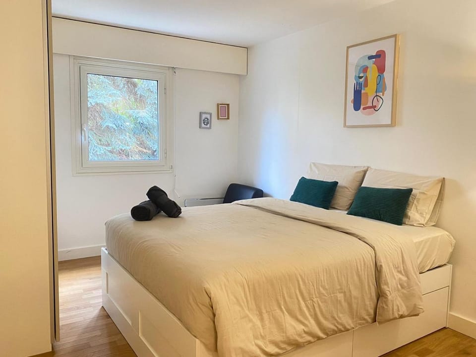 Bed, Photo of the whole room, Bedroom