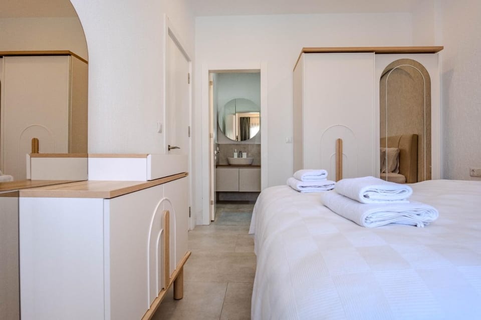 Bathroom, Photo of the whole room, Bedroom, wardrobe