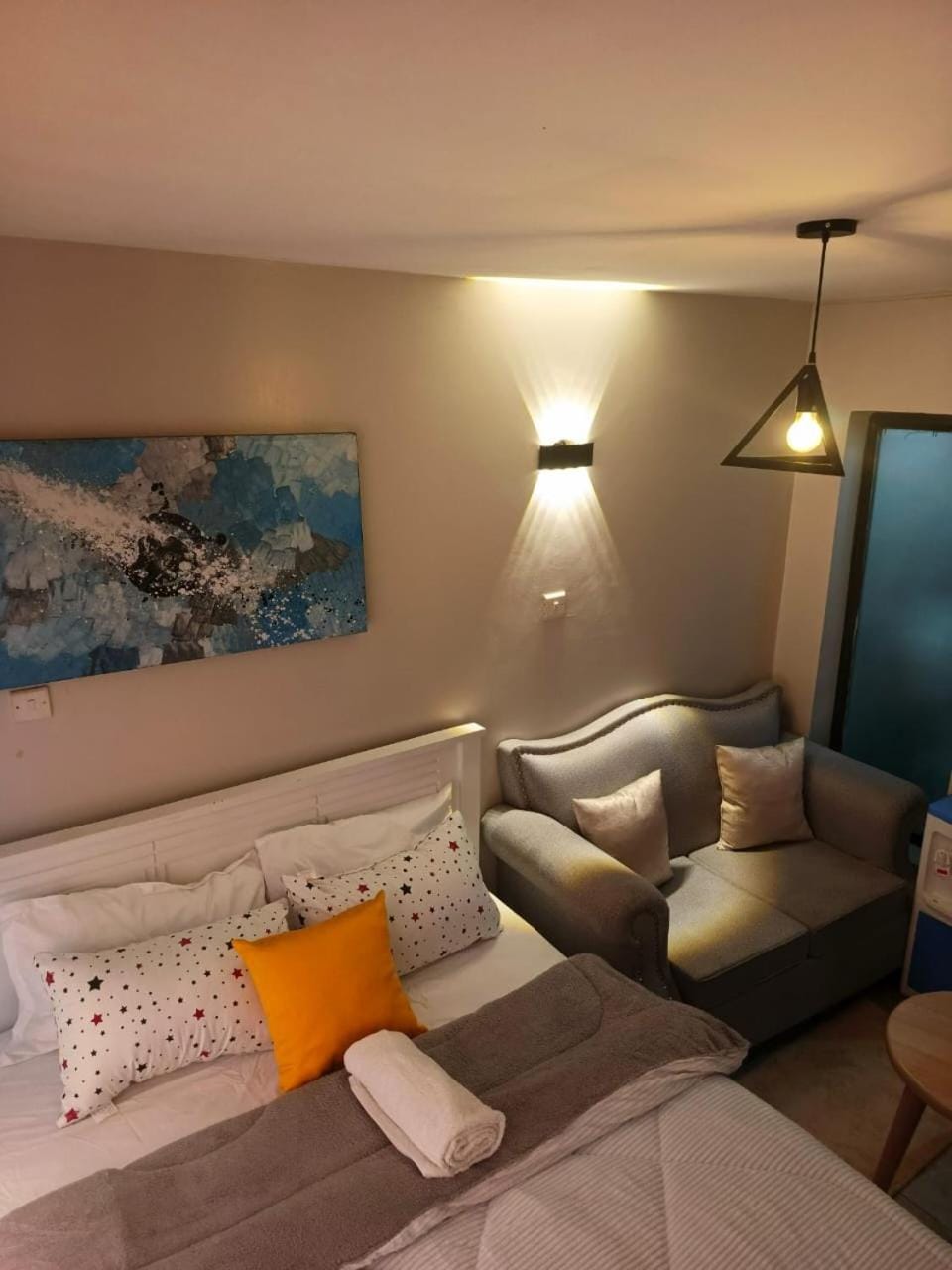 Photo of the whole room
